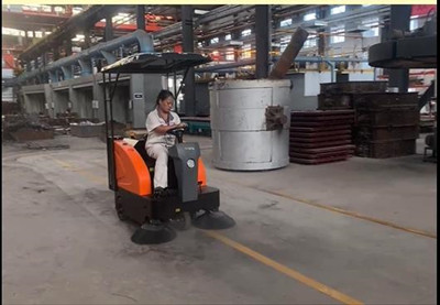 榮事達(dá)RS-DS120駕駛式掃地機(jī) 榮事達(dá)RS-DS120駕駛式掃地機(jī).jpg