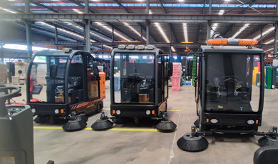 工業(yè)掃地機:高效清潔助手適用于多種場所 工業(yè)掃地機:高效清潔助手適用于多種場所.jpg